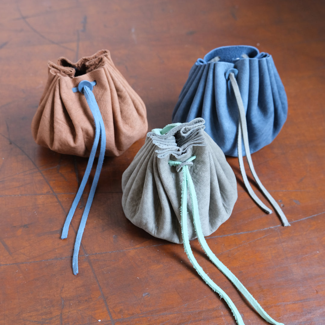 【2025/11/11(火) 11:15AM】国産ジビエ鹿革 丸巾着作りワークショップ ご予約 【初級】