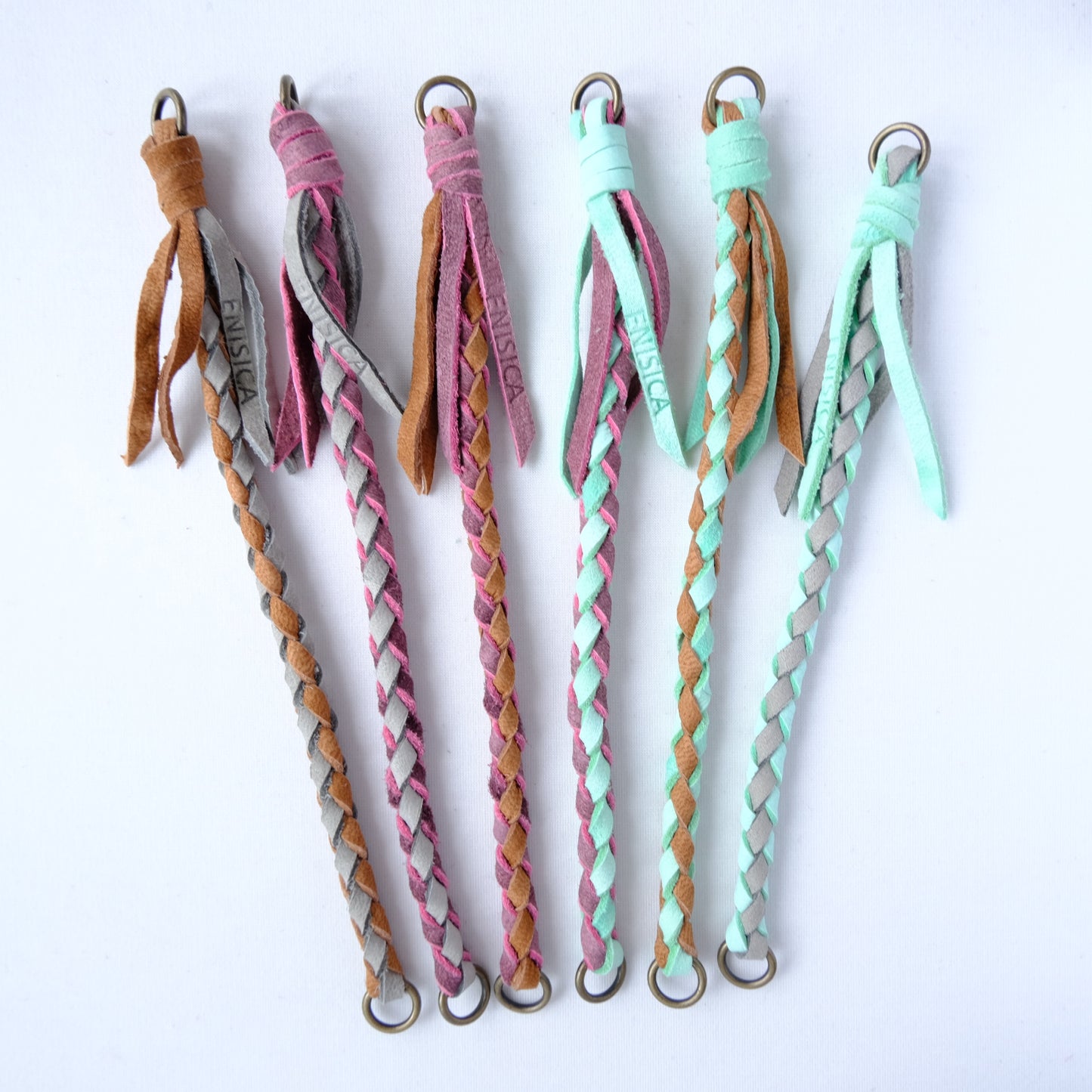 ENISICA 鹿革手編みキーホルダー