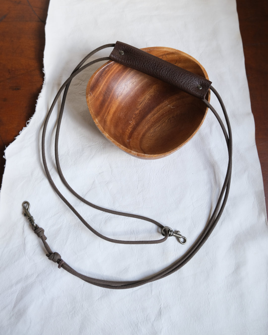 ENISICA ショルダーパラコードベルト（牛革肩パッド付き）