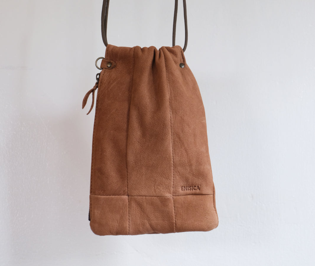 ENISICA 【国産ジビエ鹿革】ツギシカ・スマートフォンポシェット