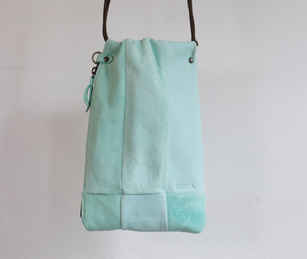 ENISICA 【国産ジビエ鹿革】ツギシカ・スマートフォンポシェット