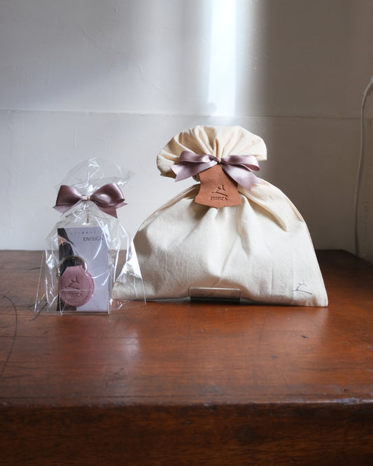 【ご自身で包むタイプ】ギフト用ラッピングキット【鹿革ラベル付コットンきんちゃく】・【簡易ラッピング】