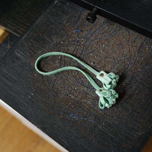 【2025/11/11(火) 10:15AM】国産ジビエ鹿革 タッセル作りワークショップ ご予約 【初級】